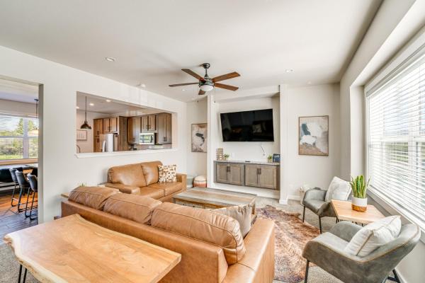 A la foto es mostra l'objecte Private Hot Tub Newly Built Fraser Townhome situat a la ciutat de Fraser.