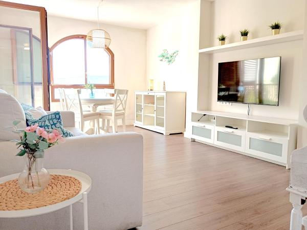 Στη φωτογραφία φαίνεται το αντικείμενο ROYAL BEACH - Appartment with sea view & terrace που βρίσκεται στην πόλη Faro de Cullera.