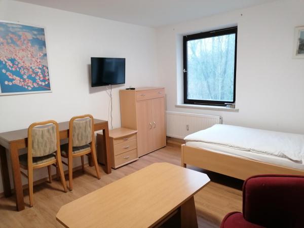 Na zdjęciu widoczny jest obiekt 1-Zimmer Apartment mit Einbauküche und Bad położony w mieście Böbrach.