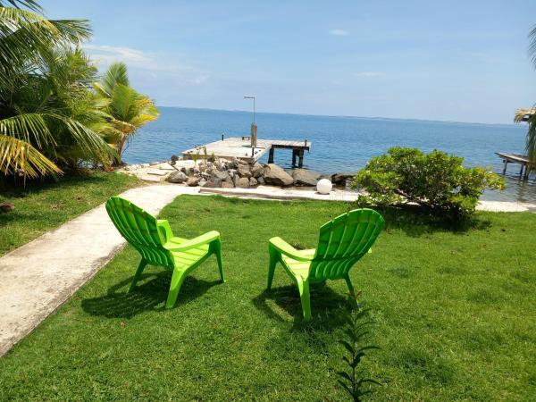 En la foto se muestra el objeto Chambres chez Maeva, bord de mer privé ubicado en la ciudad de Taoru.