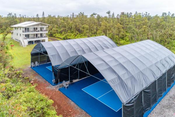 Na zdjęciu widoczny jest obiekt Hawaii Pickleball Addict's Lodge położony w mieście Mountain View.