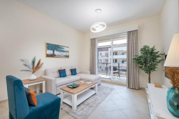 A la foto es mostra l'objecte Peaceful flat in Motor City situat a la ciutat de Dubai.