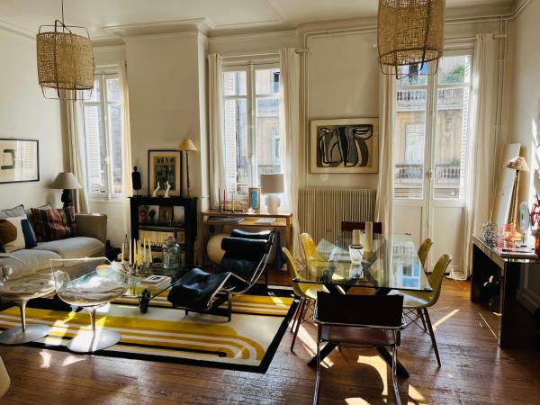 A la foto es mostra l'objecte Bel appartement terrasse situat a la ciutat de Bordeus.
