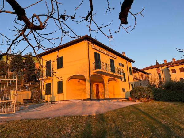 Nella foto è visibile l'oggetto La Casa Gialla situato nella città di Dolzago.