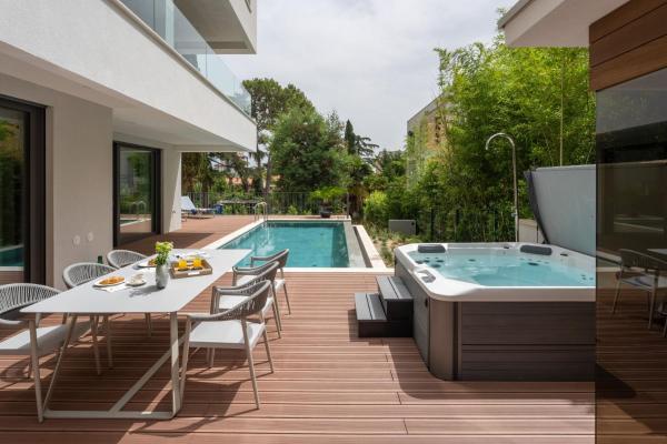 En la foto se muestra el objeto The Q Senses - new luxury apartment with piano, pool, sauna and jacuzzi ubicado en la ciudad de Rovinj.
