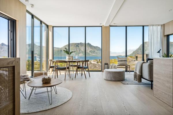 På billedet ses objektet Designhytte med jacuzzi sentralt i Lofoten beliggende i byen Kleppstad.