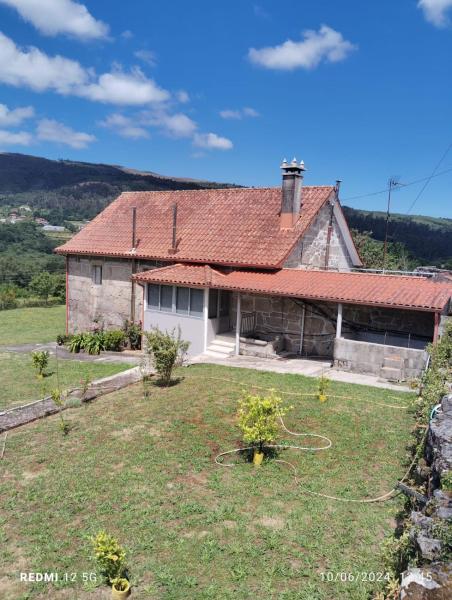 La photo montre l'objet Casa de campo Borbén situé dans la ville de Amoedo.