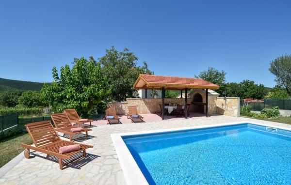 La photo montre l'objet Villa Kamena with private pool situé dans la ville de Hrvace.