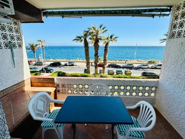 Na foto é possível ver o objeto Apartamento en primera línea de playa localizado na cidade de Almuñécar.