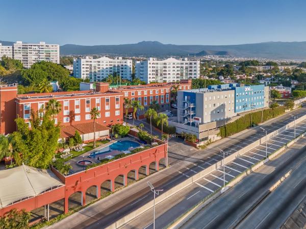 A la foto es mostra l'objecte Fiesta Inn Cuernavaca situat a la ciutat de Cuernavaca.
