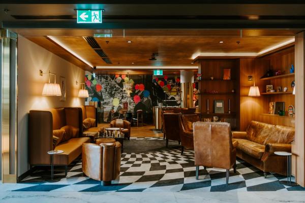 På bildet vises objektet The Motley Hotel Richmond, Tapestry Collection by Hilton som ligger i byen Melbourne.