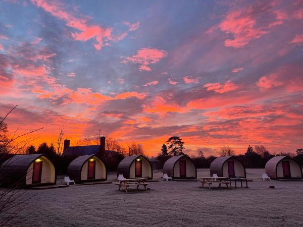 På billedet ses objektet Rodway Hill Golf & Eco Pod Hotel beliggende i byen Gloucester.