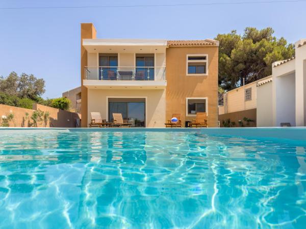 Na zdjęciu widoczny jest obiekt Villa Nirome xlarge private pool położony w mieście Vathí.