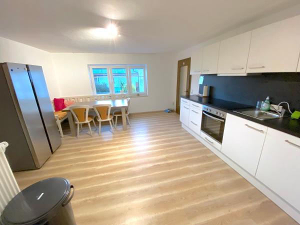 A la foto es mostra l'objecte IV Apartment 12 Personen - Monteurzimmer - Ferienwohnung - Kronwieden situat a la ciutat de Loiching.