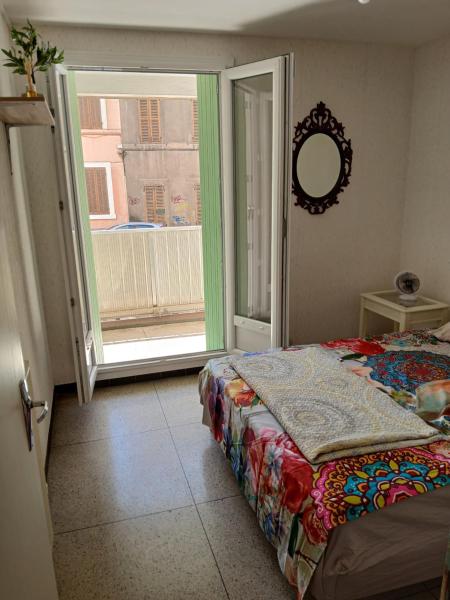 Chambre Avec Balcon Dans Une Appartement La Belle De Mai - Marseille