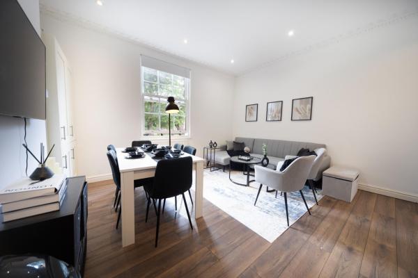 Excellent 3 bedroom, 3 baths, City Centre, voucher available, Leeds
