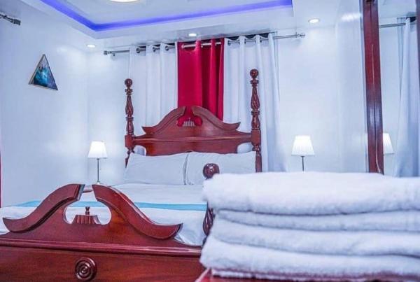 A la foto es mostra l'objecte Cómoda y céntrica casa situat a la ciutat de El Seis.