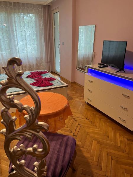 A la foto es mostra l'objecte Cosy Apartment in Lozenets situat a la ciutat de Sofia.
