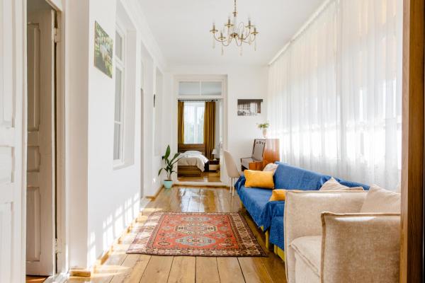 Στη φωτογραφία φαίνεται το αντικείμενο Nazy's Guest House που βρίσκεται στην πόλη Joqolo.