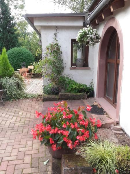 A la foto es mostra l'objecte gîte au jardin romantique pour 2 personnes situat a la ciutat de Preuschdorf.