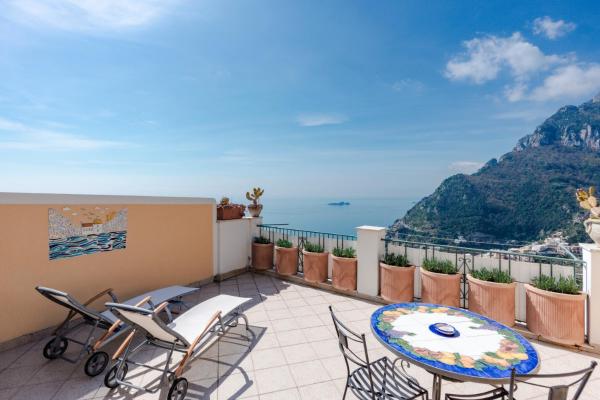 A la foto es mostra l'objecte Casa Monticello situat a la ciutat de Positano.