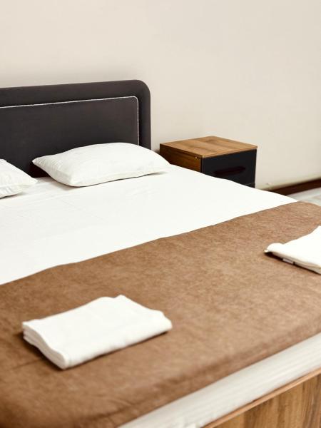 På bildet vises objektet Apart Hotel som ligger i byen Birgulyuk.