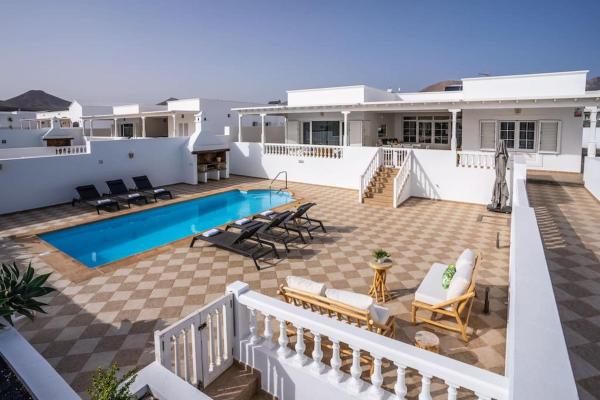 A la foto es mostra l'objecte DORAMAS33 by Buenavilla situat a la ciutat de Puerto Calero.