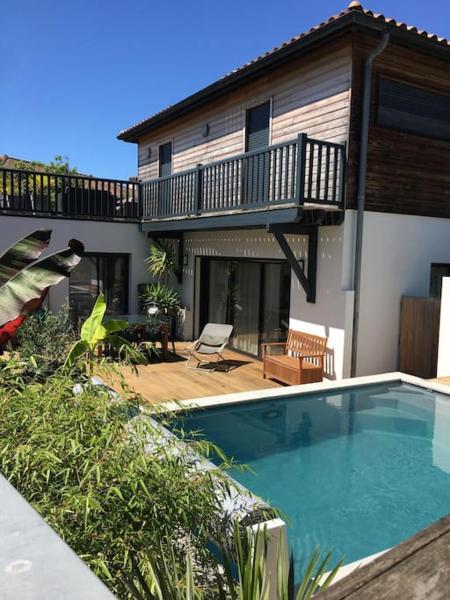 A la foto es mostra l'objecte Villa vacance Anglet avec piscine, 1km de la plage situat a la ciutat de Cinq-Cantons.