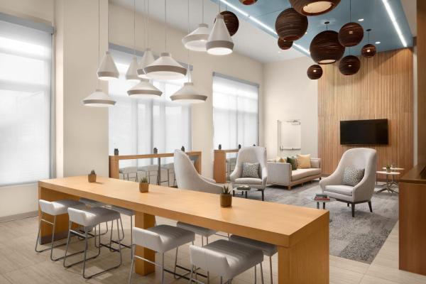 照片显示了位于Charlotte市的Element by Marriott Charlotte Uptown物件。
