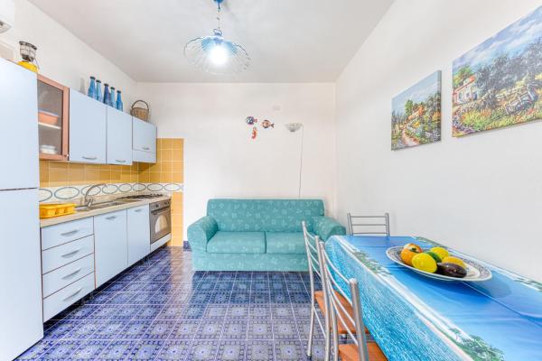Auf dem Foto ist das Objekt studio Apartment mono Glicine with Private Garden in der Stadt Torre Pali zu sehen.