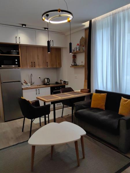 2a New Bazaar Apartment - Tirana