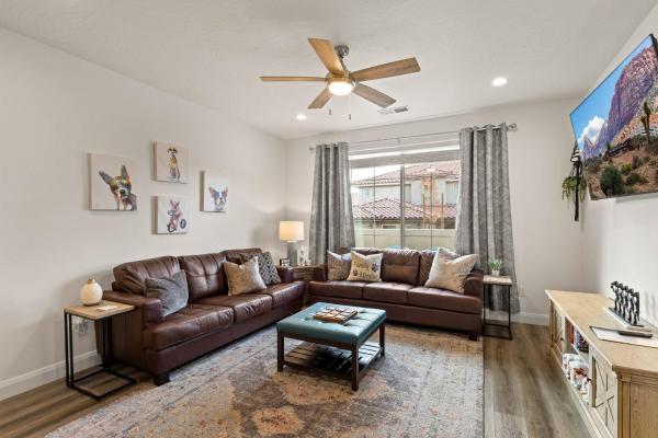 A la foto es mostra l'objecte The Pet Palace 3br25ba Ev-ready situat a la ciutat de Washington.
