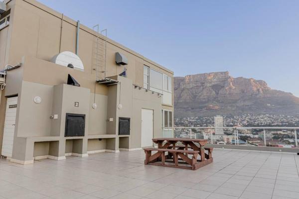 Photo 5 : Perspective on Roland Cape Town