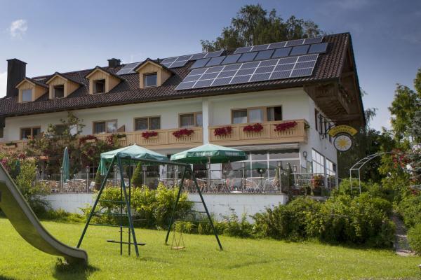 På billedet ses objektet Gasthof Sonnenheim beliggende i byen Triebenbach.