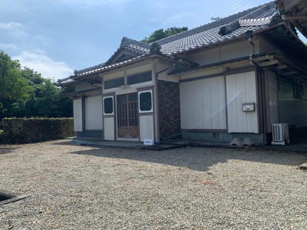 A la foto es mostra l'objecte susa -Along the Kumano Kodo- situat a la ciutat de Wabuka.