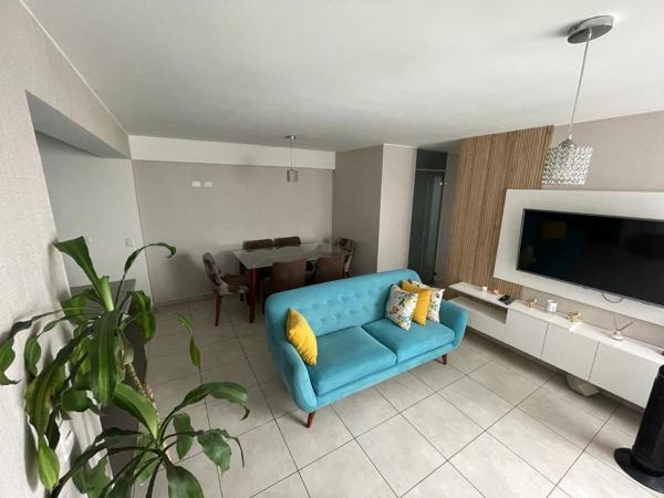 A la foto es mostra l'objecte San Miguel - Bionda House situat a la ciutat de Lima.