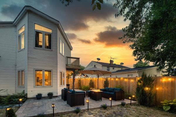 A la foto es mostra l'objecte Patio Paradise Stylish 3BR Home with Gaming Room situat a la ciutat de Arlington.