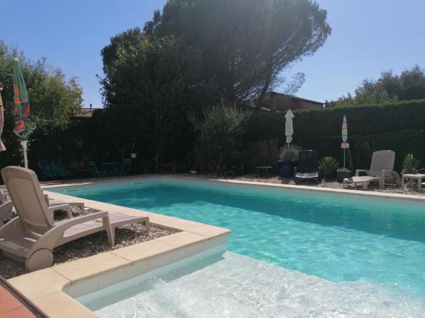A la foto es mostra l'objecte Villa chaleureuse avec piscine 12 voyageurs situat a la ciutat de Saint-Alexandre.