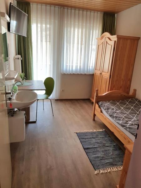 På bilden syns objektet Monteurunterkunft Ochsen som ligger i staden Stubersheim.