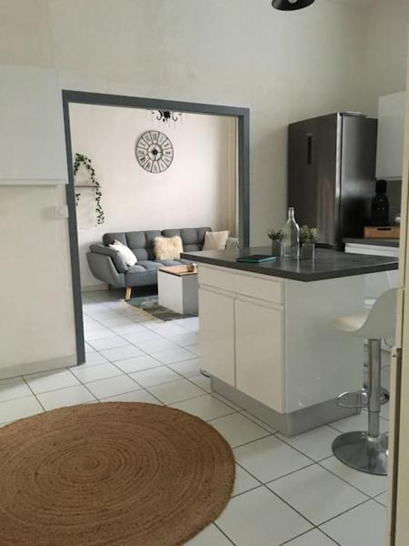 A la foto es mostra l'objecte Jolie maison de ville au cœur de Pomerols situat a la ciutat de Pomérols.