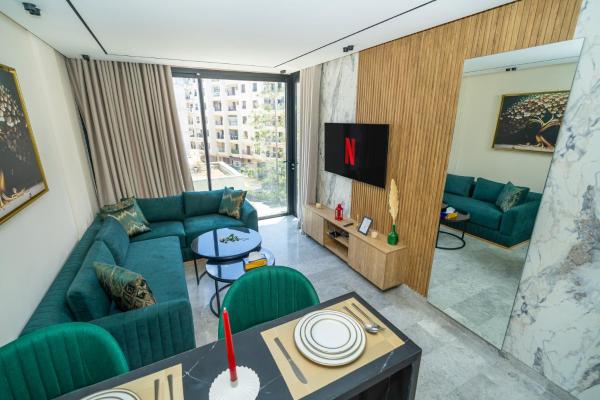 Twenty Four Inn 304, Casablanca