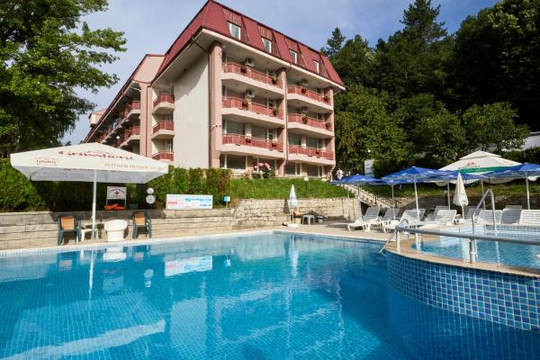 På billedet ses objektet Constantzia Balneohotel beliggende i byen Belovo.