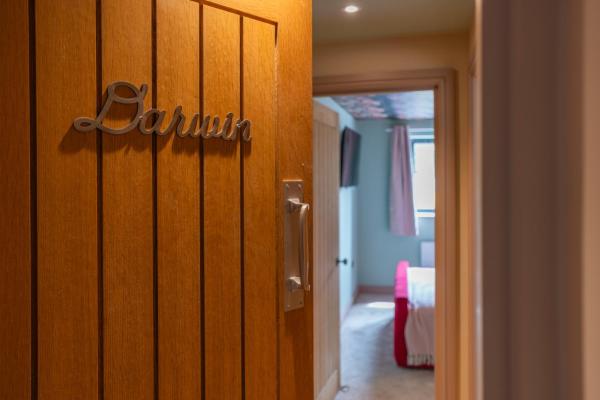 Bilde 8: Darwin - 1 Bedroom Luxury Apartment by Mint Stays
