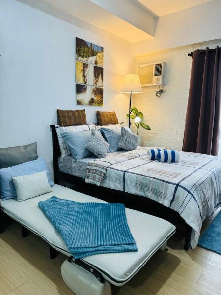 Vinia Infinity Studio 2 Near Malls with WiFi Netflix and Karaoke, Manila