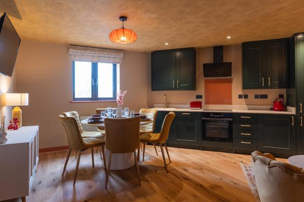 Billede 2: Gray - 2 Bedroom Luxury Apartment by Mint Stays