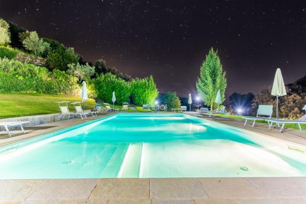 La Ferriera Exclusive Resort - Pool & Waterfall - Montevarchi