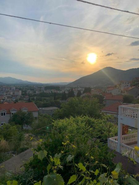 A la foto es mostra l'objecte Blue sky situat a la ciutat de Trebinje.