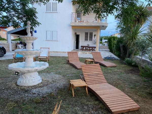 A la foto es mostra l'objecte Kuća za odmor Nika Vrsi situat a la ciutat de Vrsi.