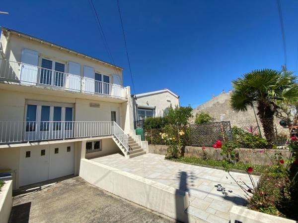 A la foto es mostra l'objecte Maison Familiale à Fouras : Plages, Jardin, Garage - FR-1-709-38 situat a la ciutat de Fouras.