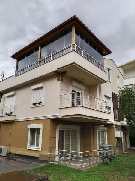 En la foto se muestra el objeto Denize Yakın Geniş Villa ubicado en la ciudad de Çakırlar.